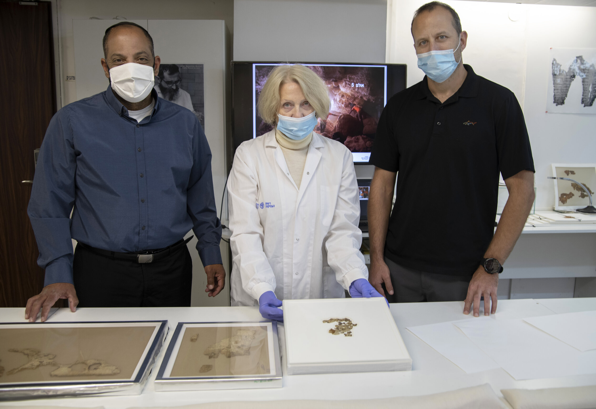 3From Right to Left-Raz Frohlich-Tanya Bitler- Avi Cohen-Photo-Shai Halevi Israel Antiquities Authority.jpg