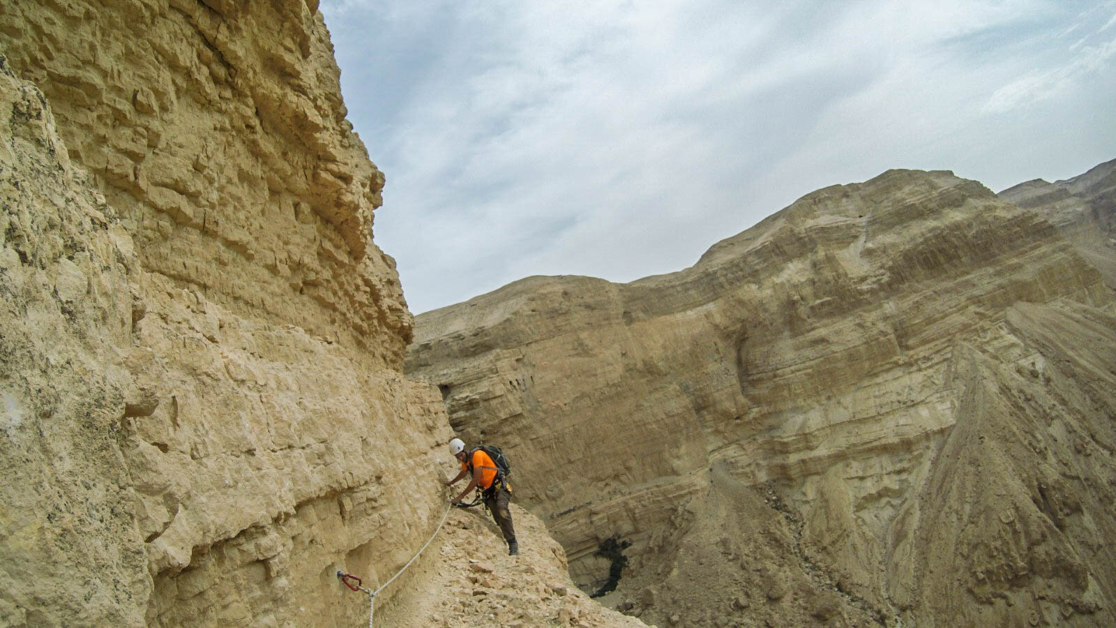 9.Rappeling at the desert. Ofer Sion Israel Antiquities Authority.jpg