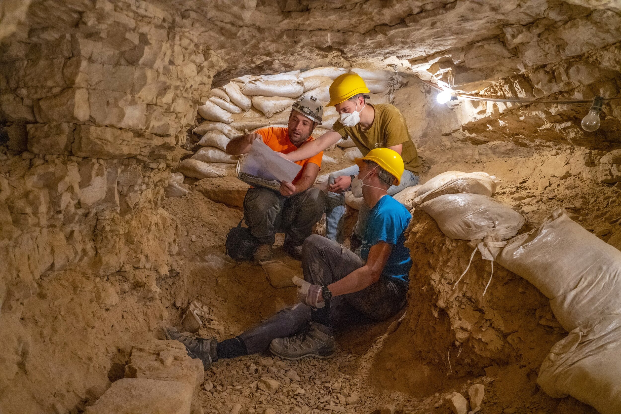 17.Dozens of youth took part in the excavations.Photo-Yaniv Berman-Israel Antiquities Authority.jpg