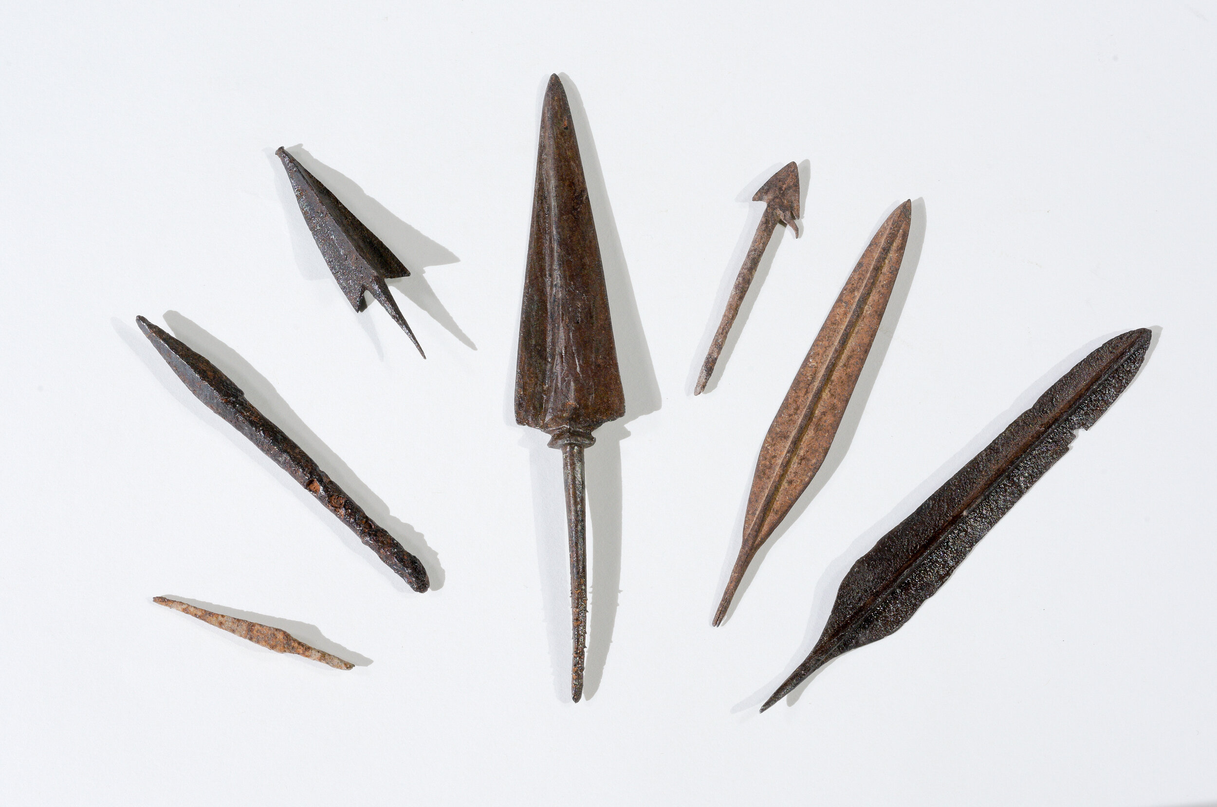 44.Arrowheads found in the desert. Photo Dafna Gazit Israel Antiquities Authority (.jpg