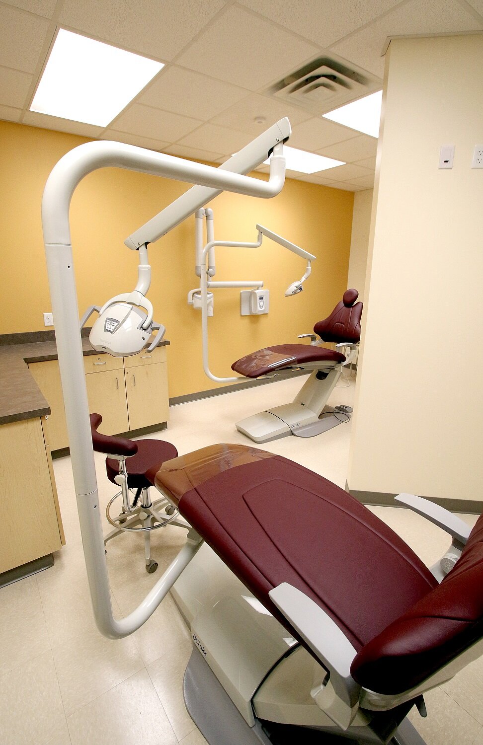JS1_0042 CHN Clinic Dental Patient Room with two patient chairs.JPG