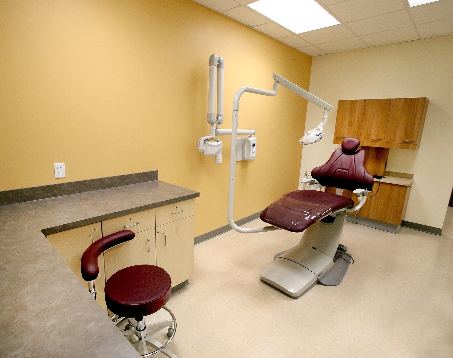 JS1_0043 CHN Clinic Large Dental Patient Room.JPG