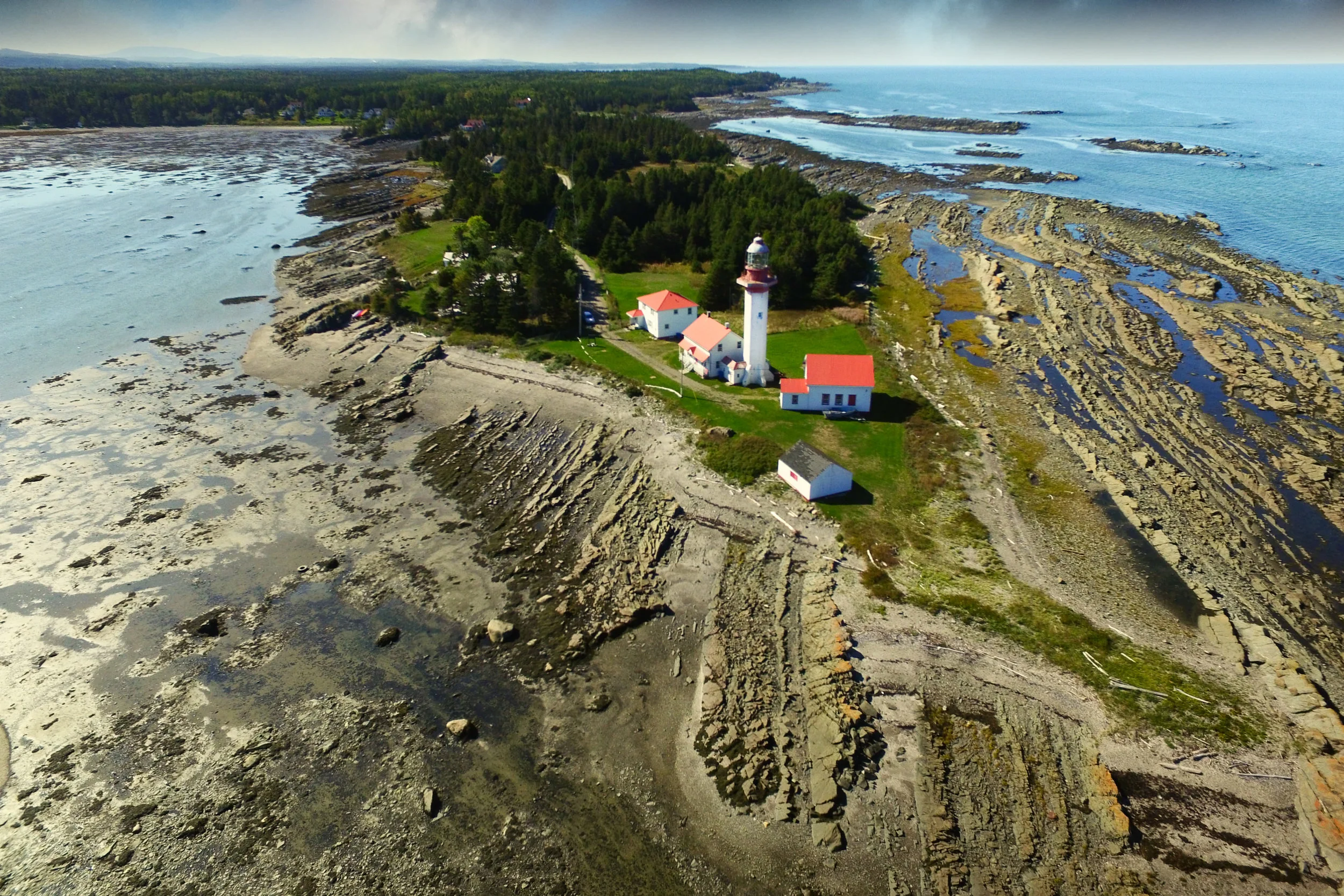 Lighthouse at Metis sur Mer from the east