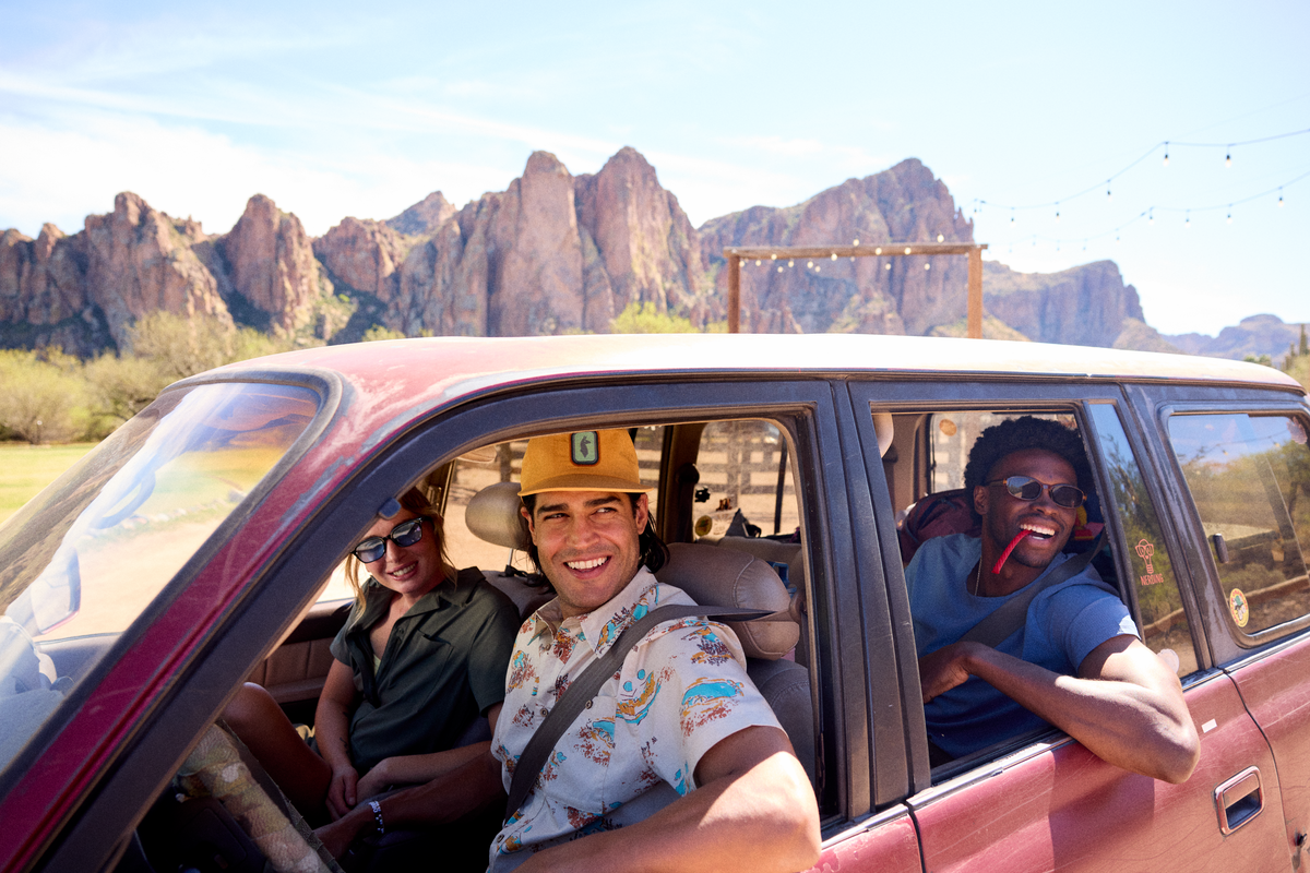 l-s26-az-roadtrip-group-0318.png