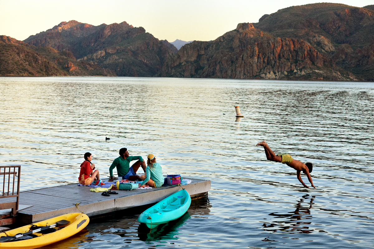 l-s26-az-sun&water-fishing-group-1233.png
