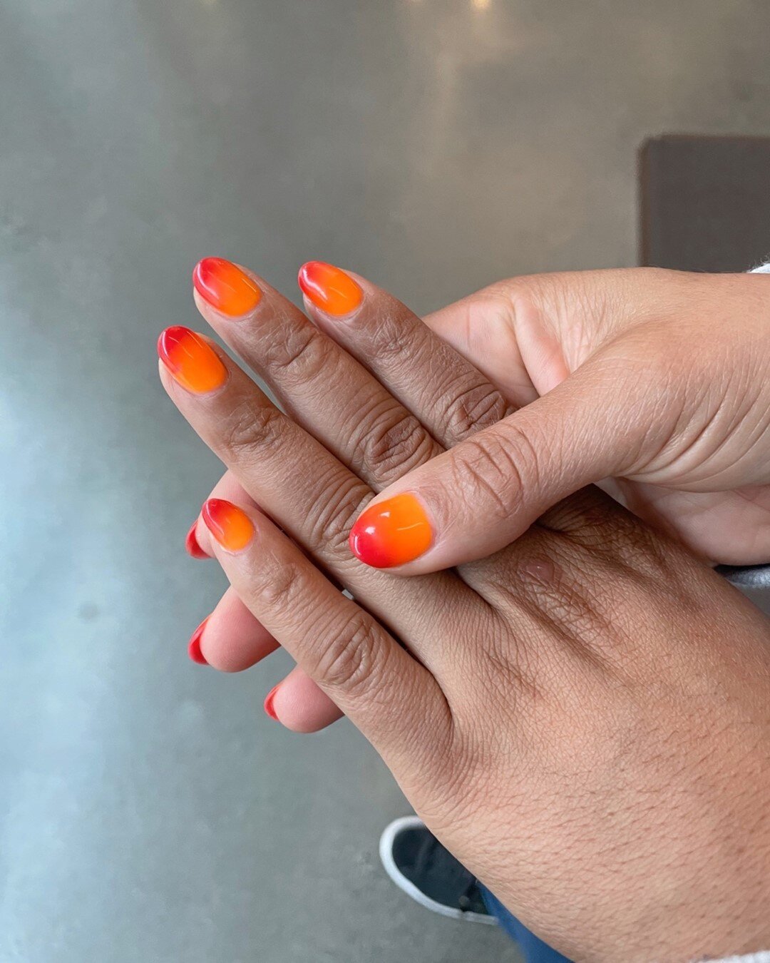 Get a fresh mani without harmful chemicals. The non-toxic gel polishes we use are great for nail art, have unique effects like this temperature-changing color, and last for weeks. Everything you want from your mani without the things you don't!⁠
⁠
#t