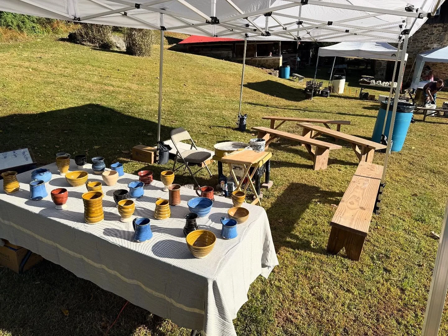 I'll be demonstrating and selling at Stahl's Pottery Festival 9-4pm today!

#handmadepottery #potterysale #stahlspotteryfestival
