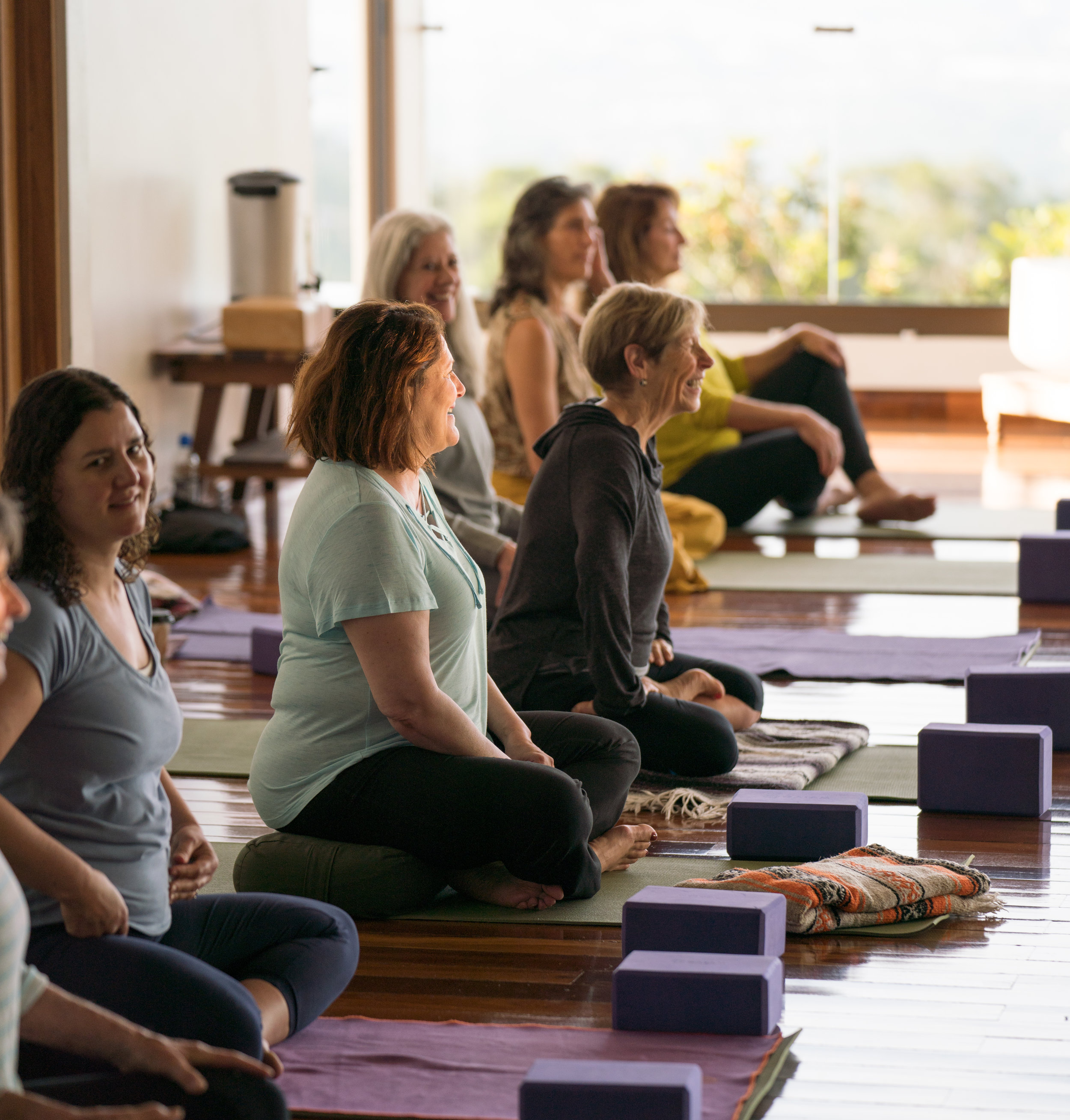 “The combination of practical hands-on yoga training with a theoretical and philosophical yoga foundation made this a safe experience with a lot of joy and humor.” (Copy)