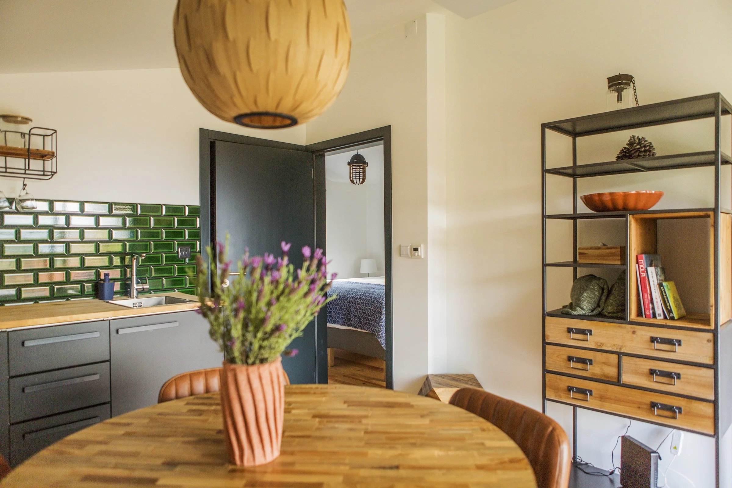 Garden Suites-Queen Bed Share