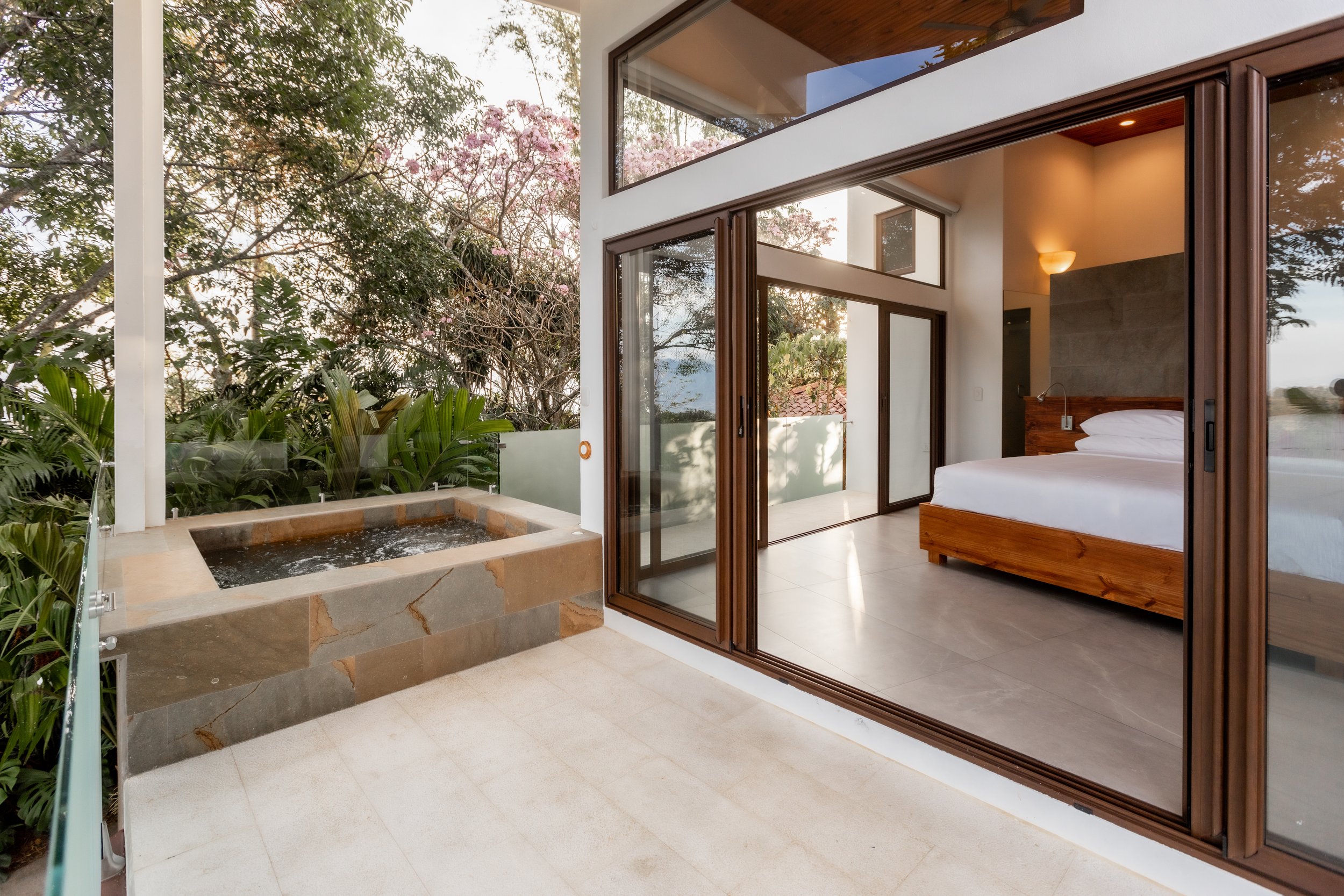 Shakti Suite-Private Jacuzzi