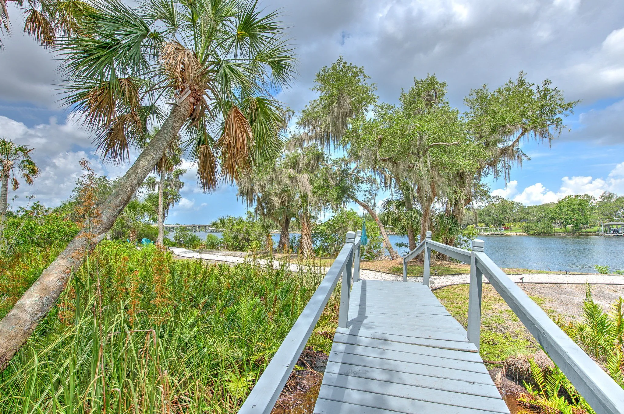 61-web-or-mls-Amenities Walkway-1.jpg