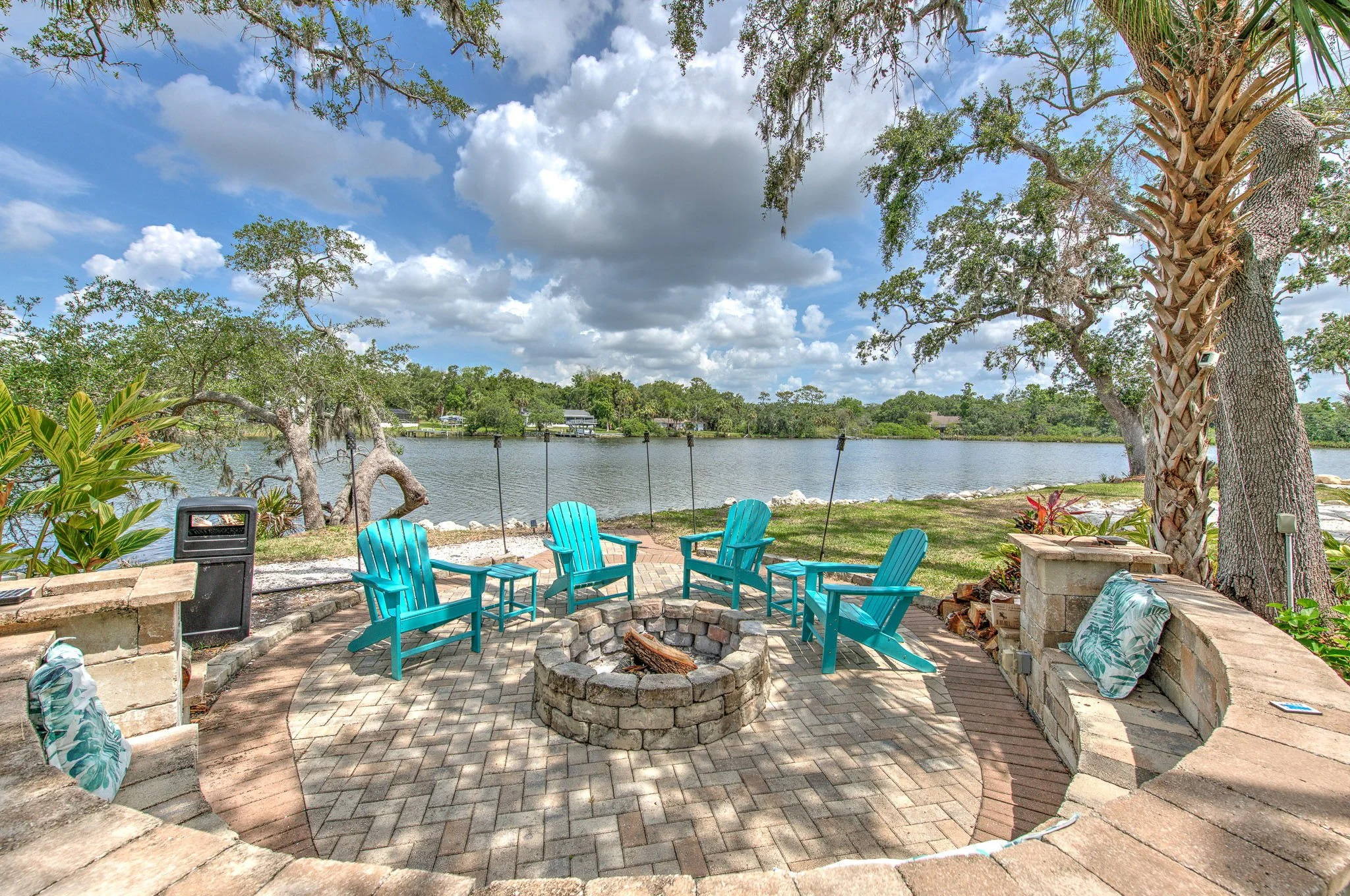78-web-or-mls-Amenities Walkway-18.jpg