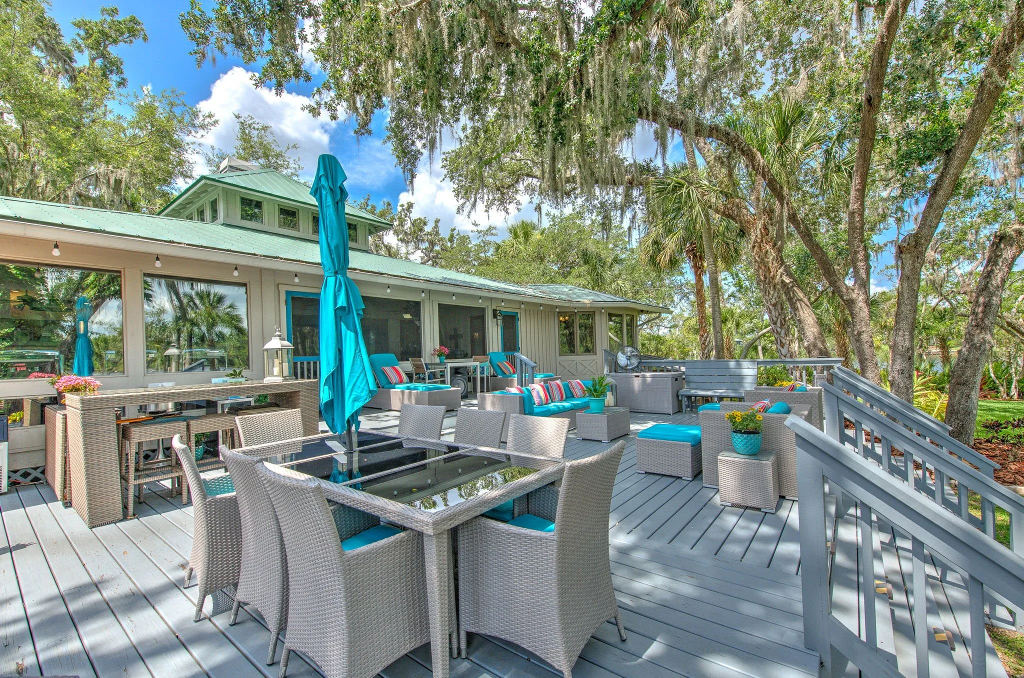 50-web-or-mls-Amenities Patio-1.jpg