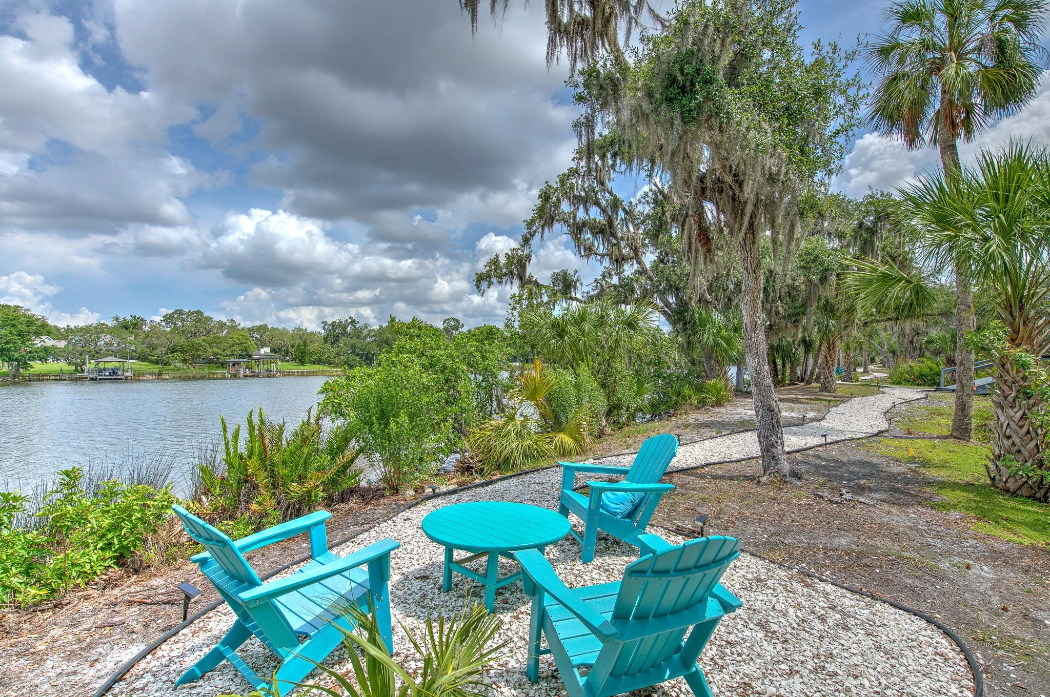 68-web-or-mls-Amenities Walkway-8.jpg