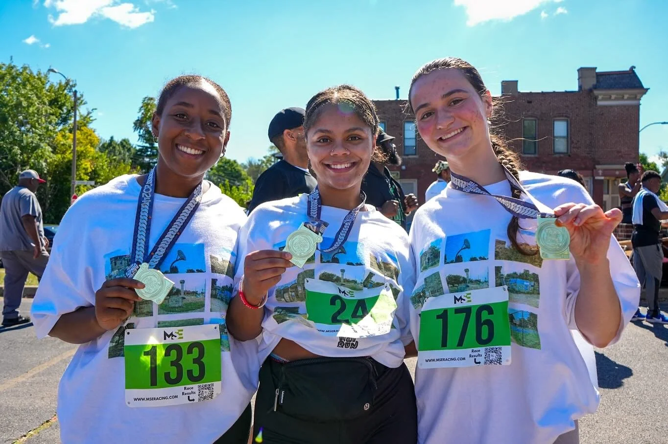 It&rsquo;s still  #MedalMonday 🥇⚡️
And our medals are will shining!!!!

📸: @idunnomarty