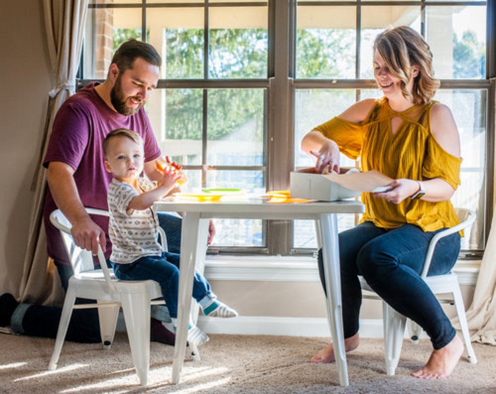 6-Reasons-Family-Portraits-Inside-Home-Indy-Family-Photo_0023.jpg