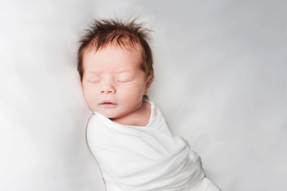 Lifestyle-Newborn-Photography-Indy-Family-Photo_0010.jpg