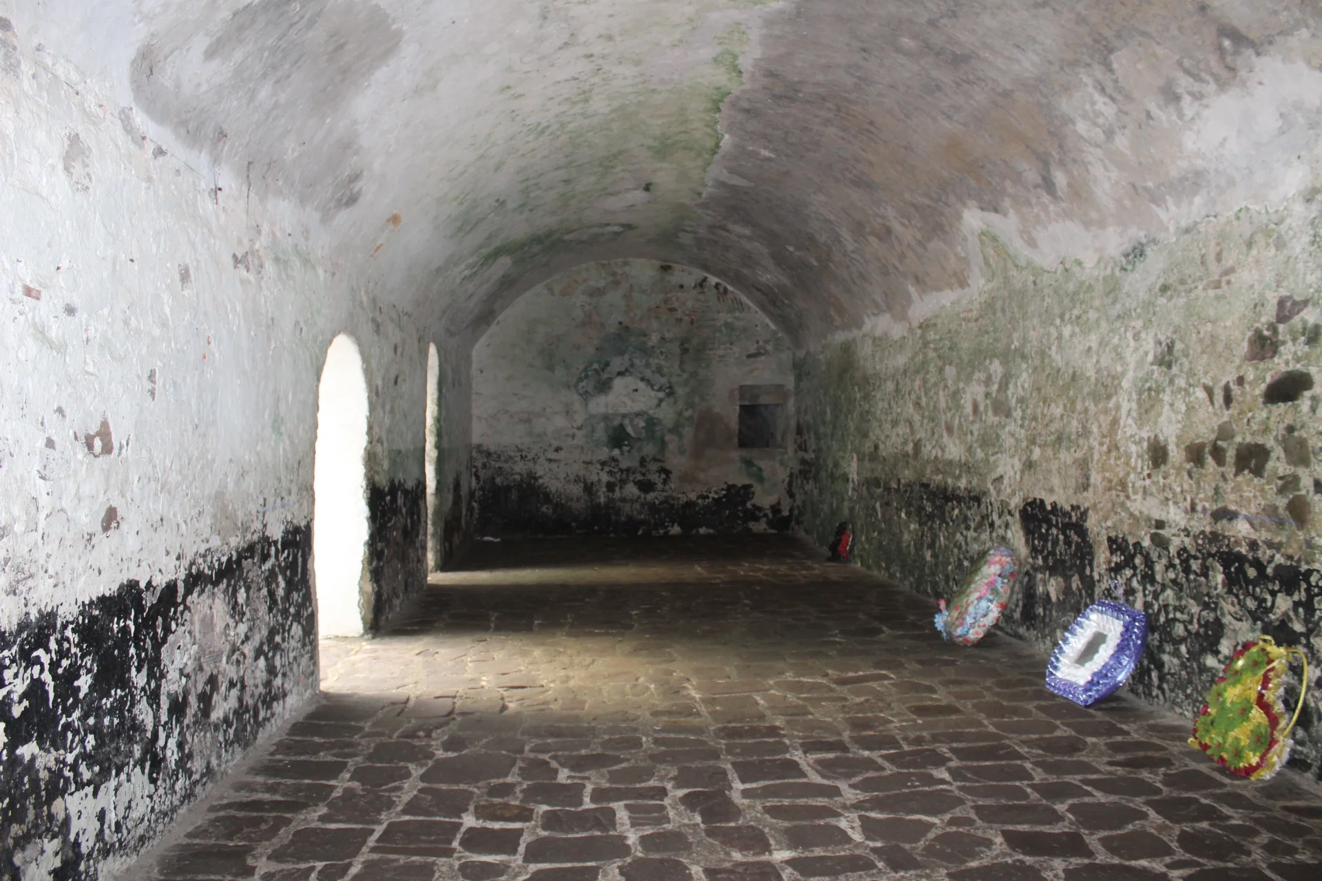 Elmina castle slave dungeon