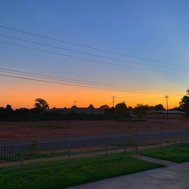 Greetings from Tennant Creek. I’m here doing some work with an Aboriginal community. ⠀
⠀
Its been a while since I last went remote for work and it’s a most welcome adventure. It’s my first visit here and the town and people culture and demographics are fascinating and distinct from what I’ve become used to living in Sydney. ⠀
⠀
I’m learning about unique indigenous cultural health challenges, bush medicine, a hot, dry landscape (although we’ve had some good rain in the past week) ✴️⠀
⠀
And that beautiful sunsets can be found anywhere! 🌅 ⠀
⠀
Tennant Creek is a much friendlier place than I had anticipated with a passionate and interesting mix of people from all over the world 🌎 ⠀
⠀
#centralaustralia #remotehealth #befacewell
