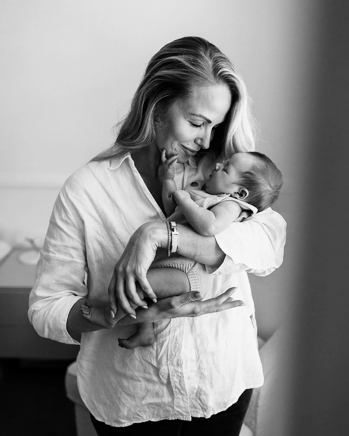 A quick little trip to Melbourne to meet beautiful baby Harriet! A perfect day, a gorgeous family, an awesome session, what more could I ask for!