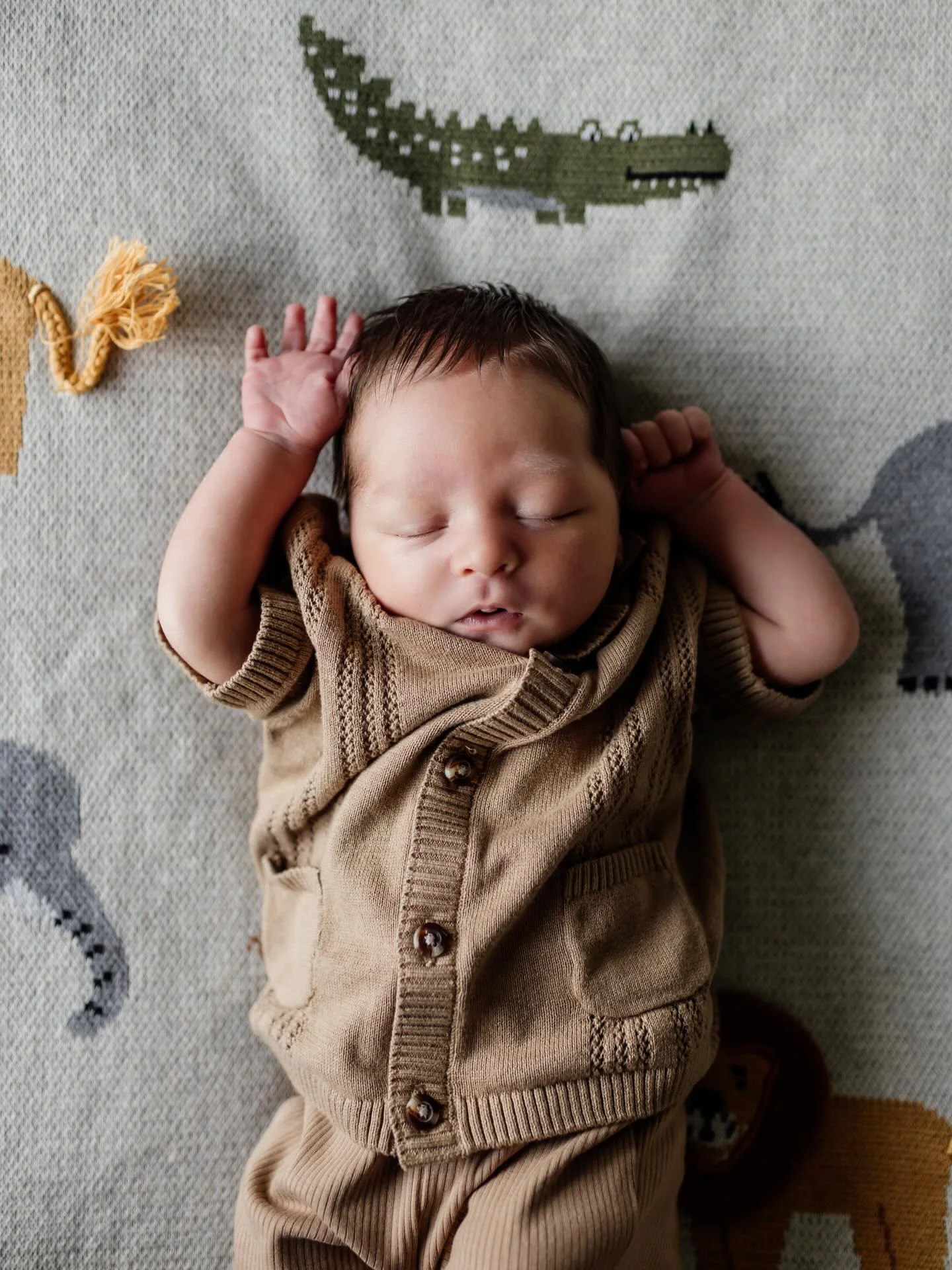 A bub who naturally poses in their sleep makes my job easy! 🥰🥰