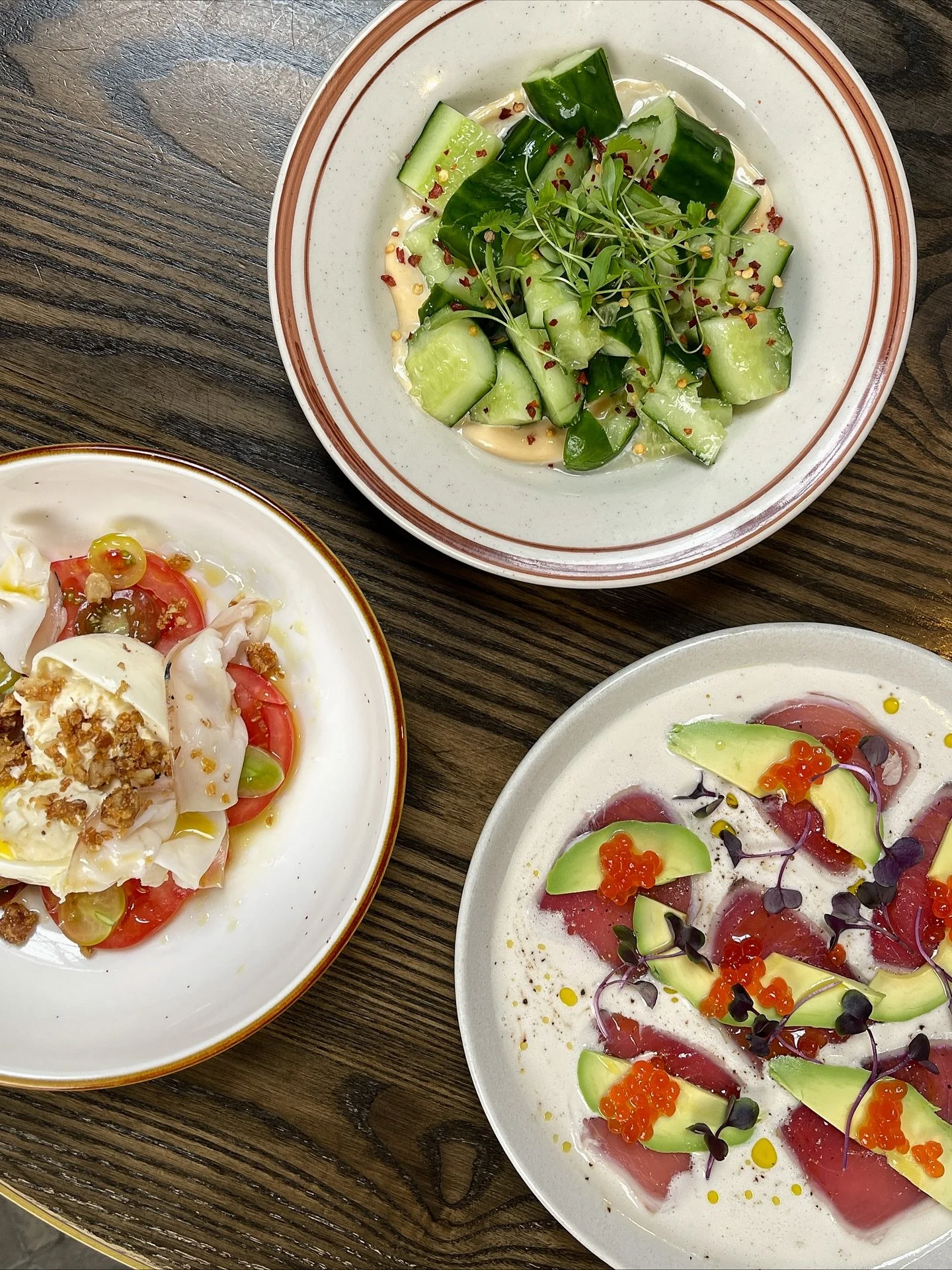 new dishes flying off the pass

smashed cucumber, tahini, chilli, white balsamic 
hay smoked tuna, avocado, cashew, salmon roe
seasonal tomatoes, burrata, lardo, candied walnuts 

perfect for spring nights on the terrace. 
come and get it.