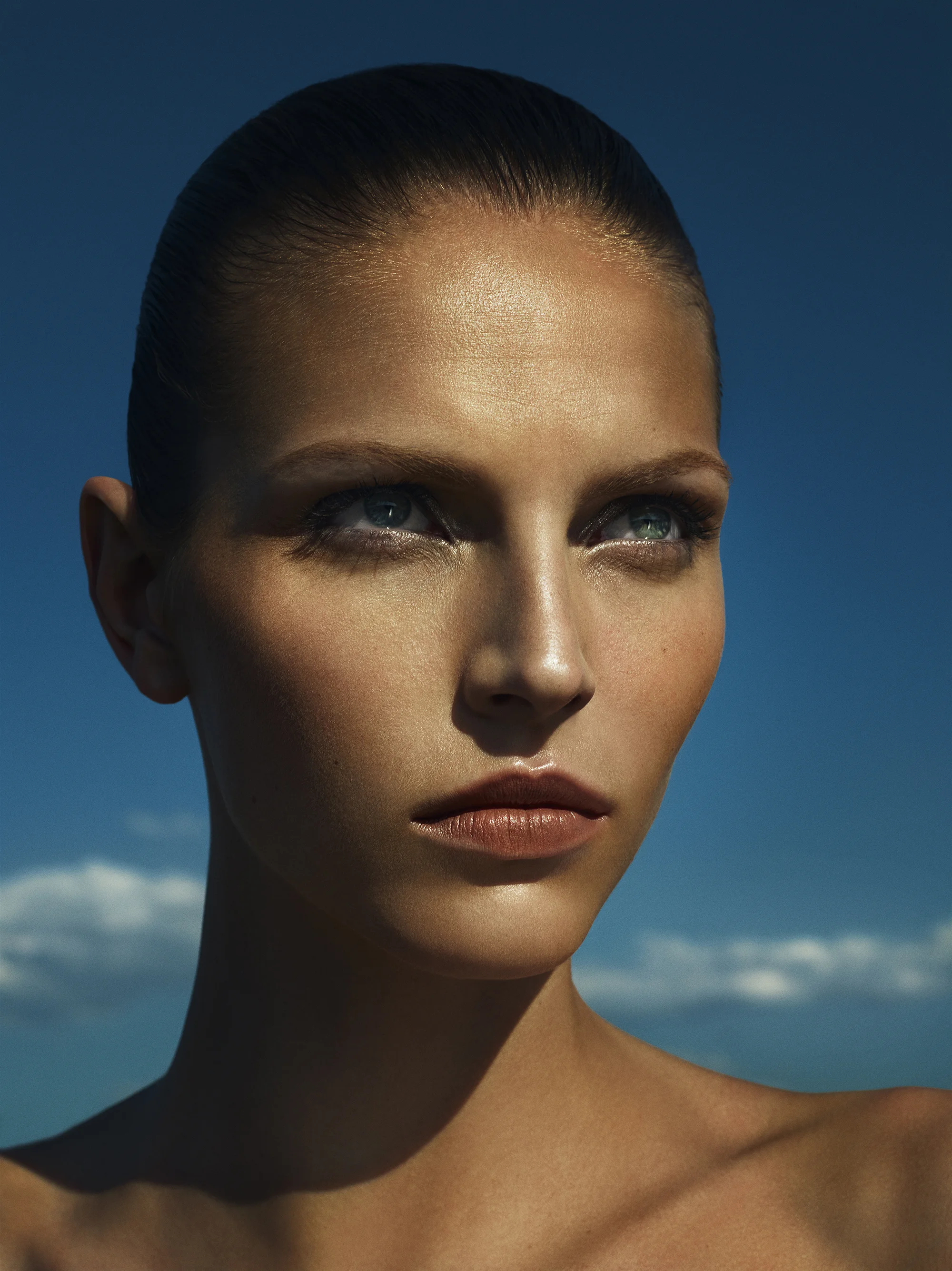 BLAISE_REUTERSWARD_GER_VOGUE_B_12_WOLFORD_0026.jpg