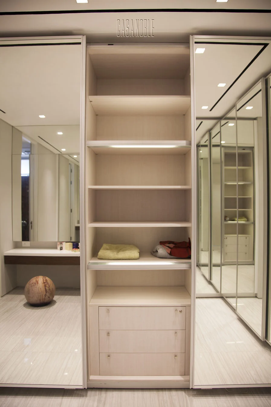 CASANOBLE_WARDROBE_LEMARI_CUSTOM_DESAINER__LUXURY_MEWAH_JAKARTA_INDONESIA-(13).jpg