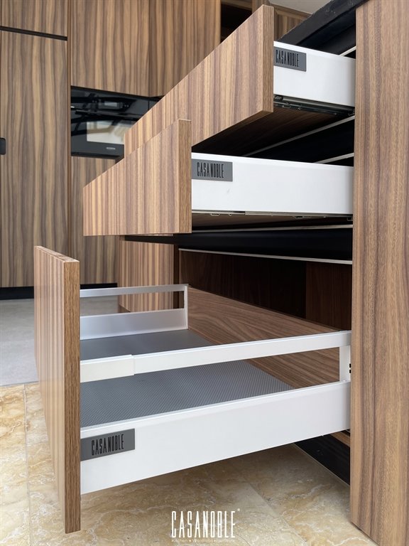 CASANOBLE Kitchen , Wardrobe25.jpg