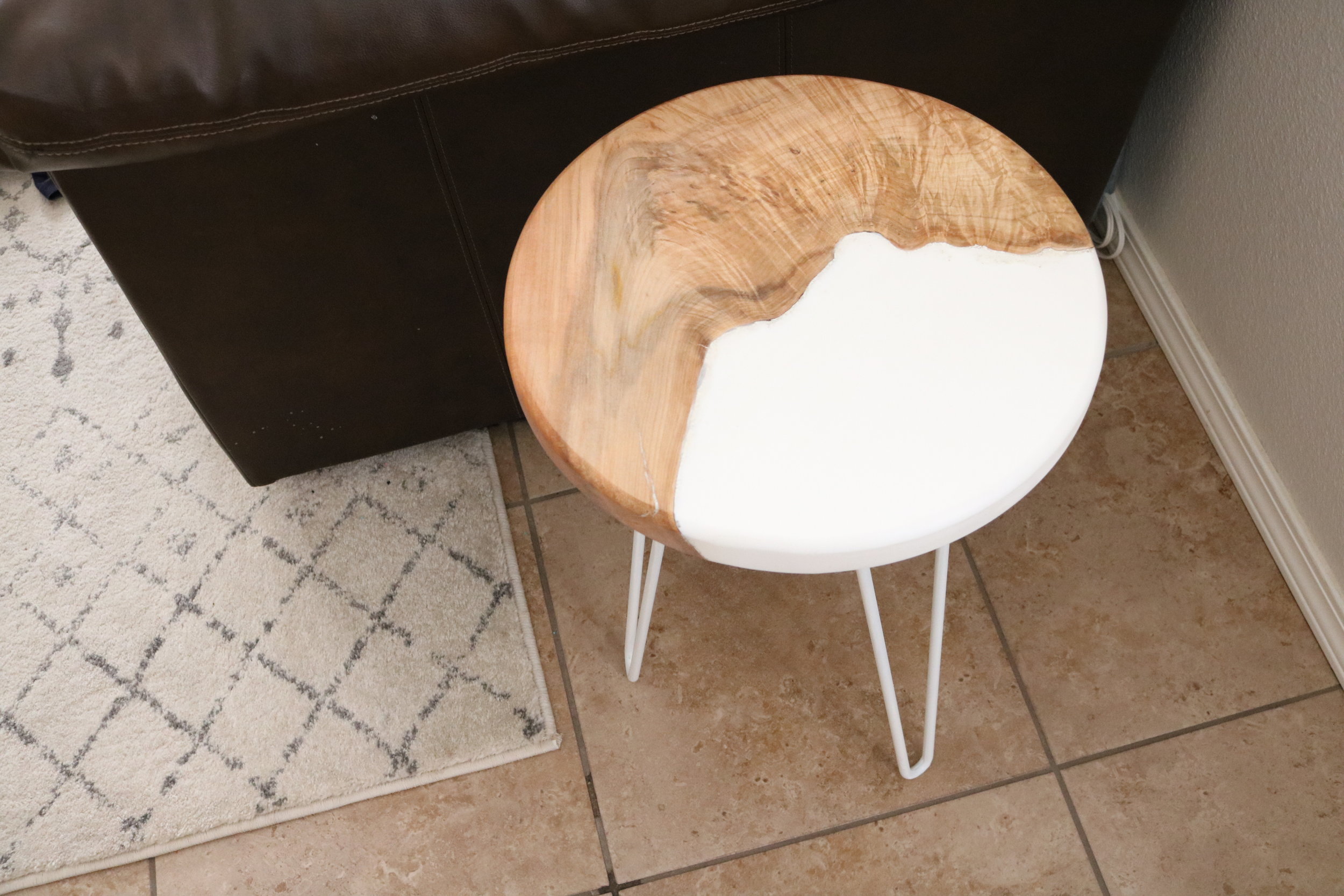 modern-live-edge-end-table.JPG