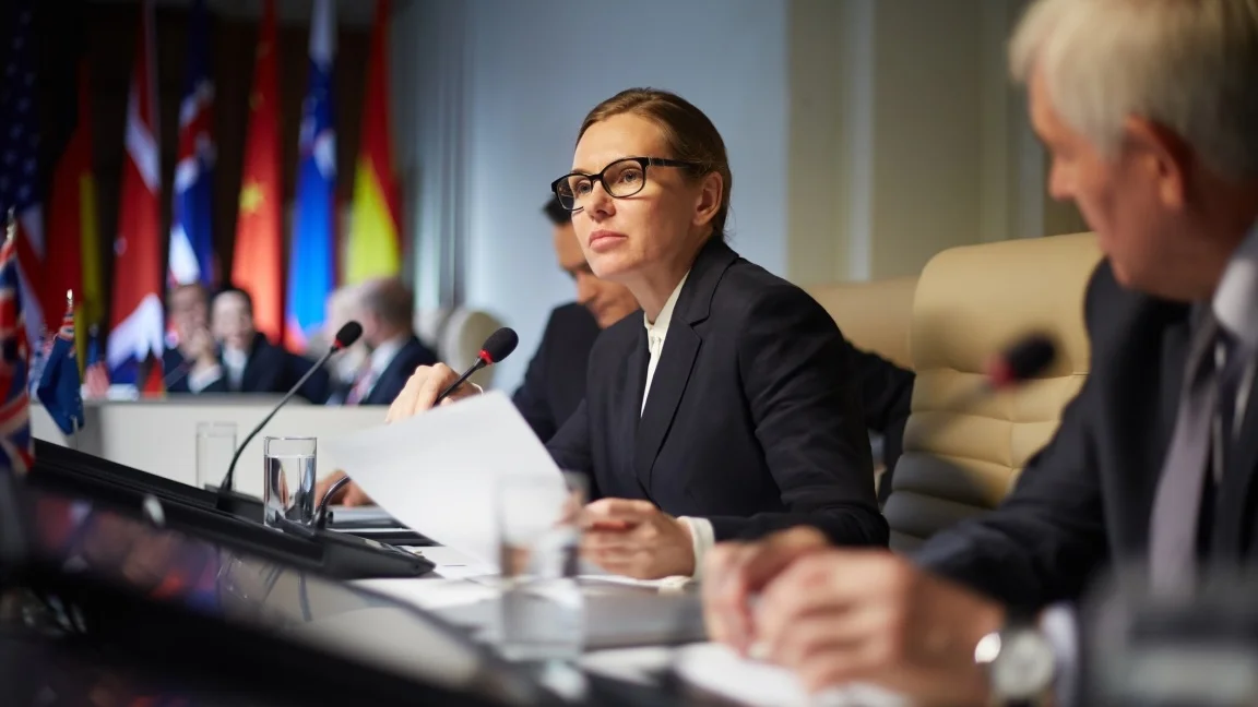 Kurios: Politiker mit Brille sind erfolgreicher