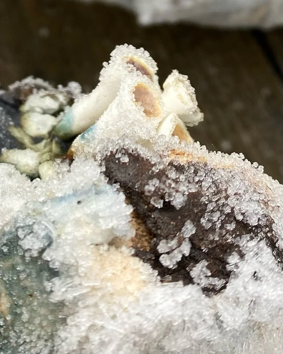 Experimenting with ice!  Brrr 🥶 very cold here but the pots are loving it. They&rsquo;d still be in one piece, if they were at the beginning ☺️

#ice #ceramic #sculpture #ceramics #contemporaryceramics #contemporaryart #contemporaryceramics #newcera