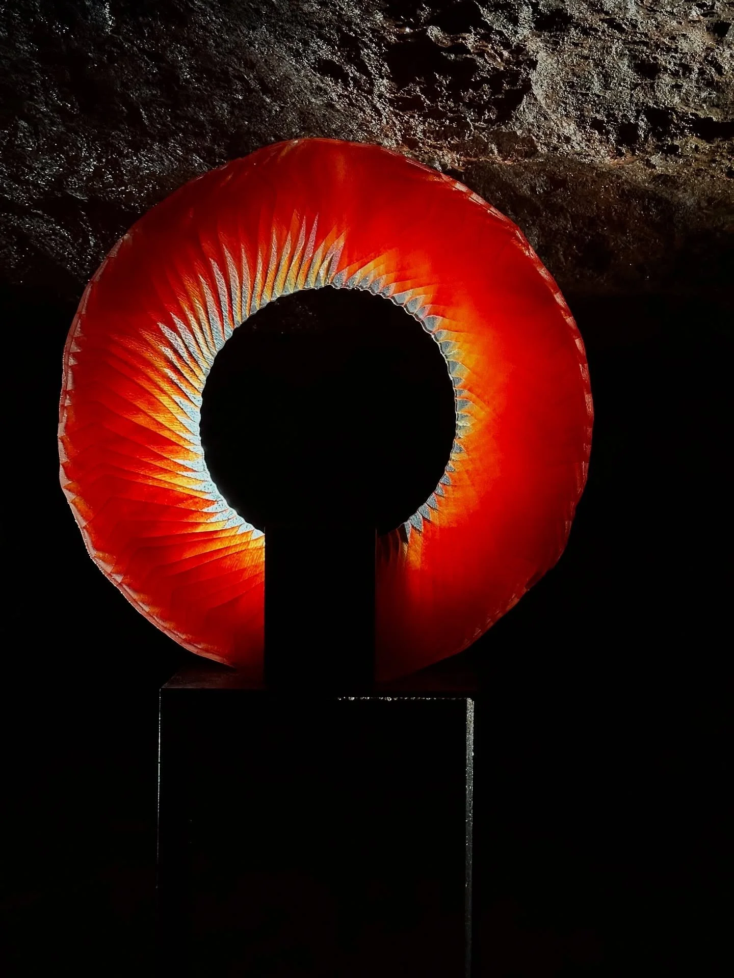 Just managed to squeeze in @pangolineditions Back to the Cave exhibition before it closed today - 😅 fabulous show with stunning work everywhere. This was my favourite by @colinreidglass 🙌👏🔥