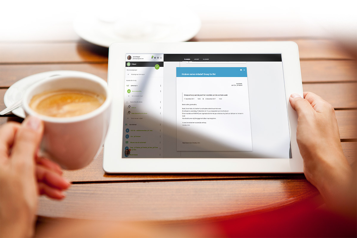 tablet+koffie-verkleind.jpg