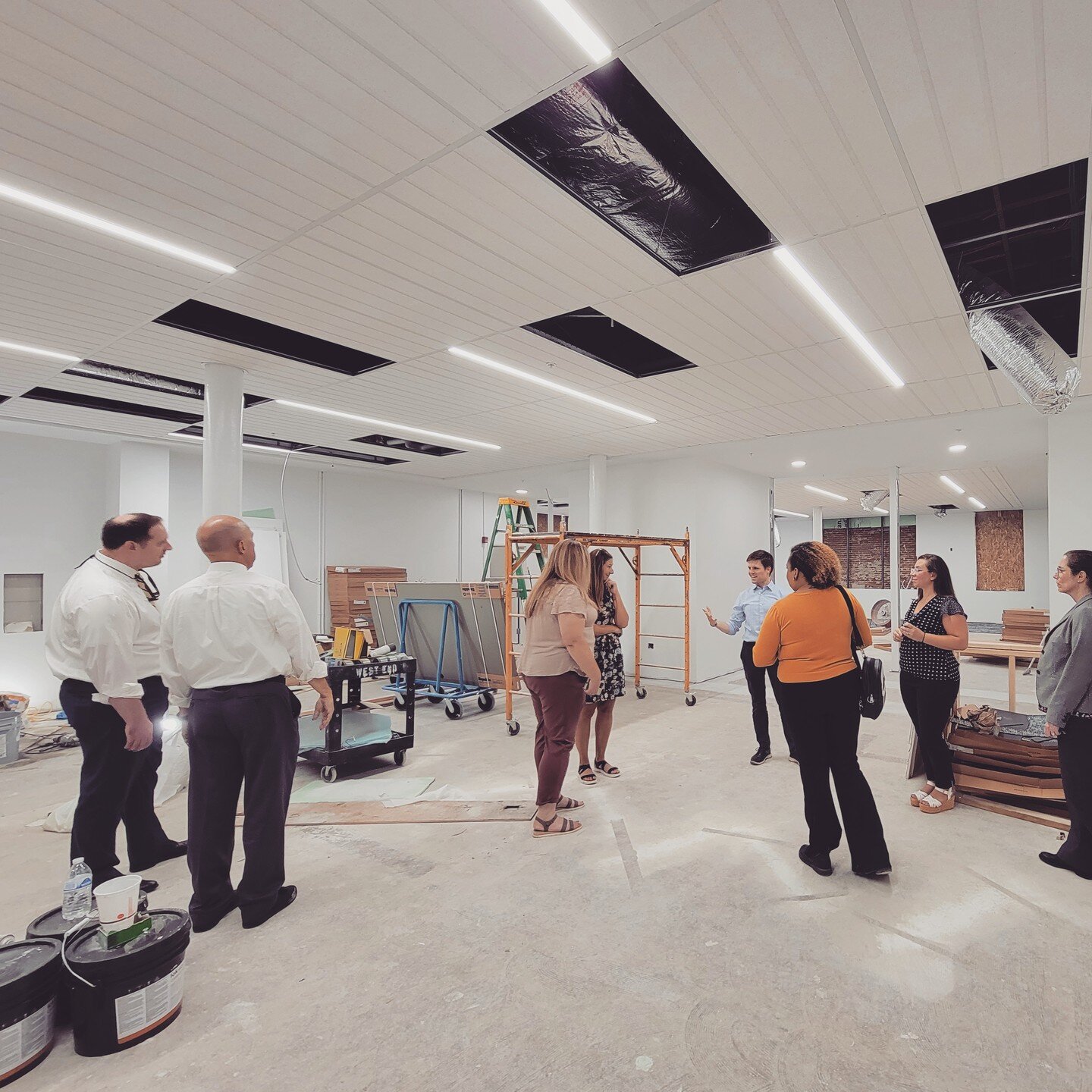 The Hub is looking GOOD! 👷&zwj;♂️

Earlier this week, Hub staff toured our ongoing renovation at 221 Chillicothe Street alongside Shawnee State University President Jeff Bauer, Vice President of Advancement and Institutional Relations Eric Braun, Vi