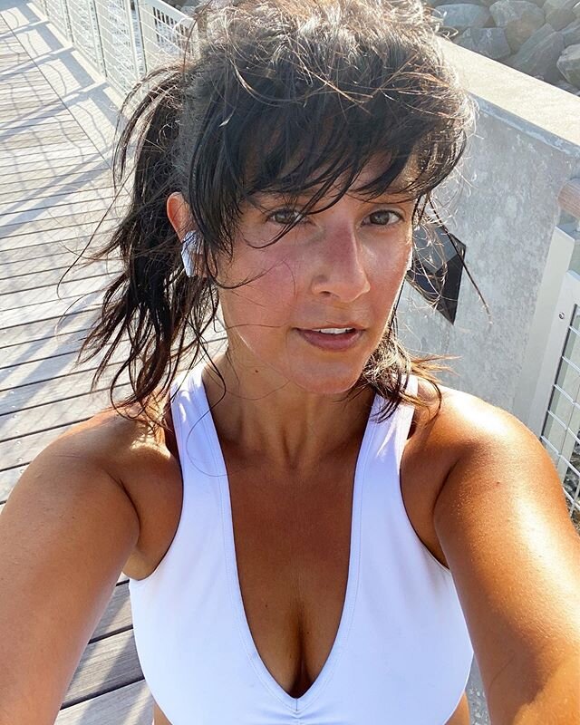 Good Morning happy Friday 🌞I literally just snapped this #selfie post run this morning. Sweaty, crazy hair, no filter 😁 don&rsquo;t get me wrong I love a professional photo with all the editing and filters but remember when #Instagram was literally