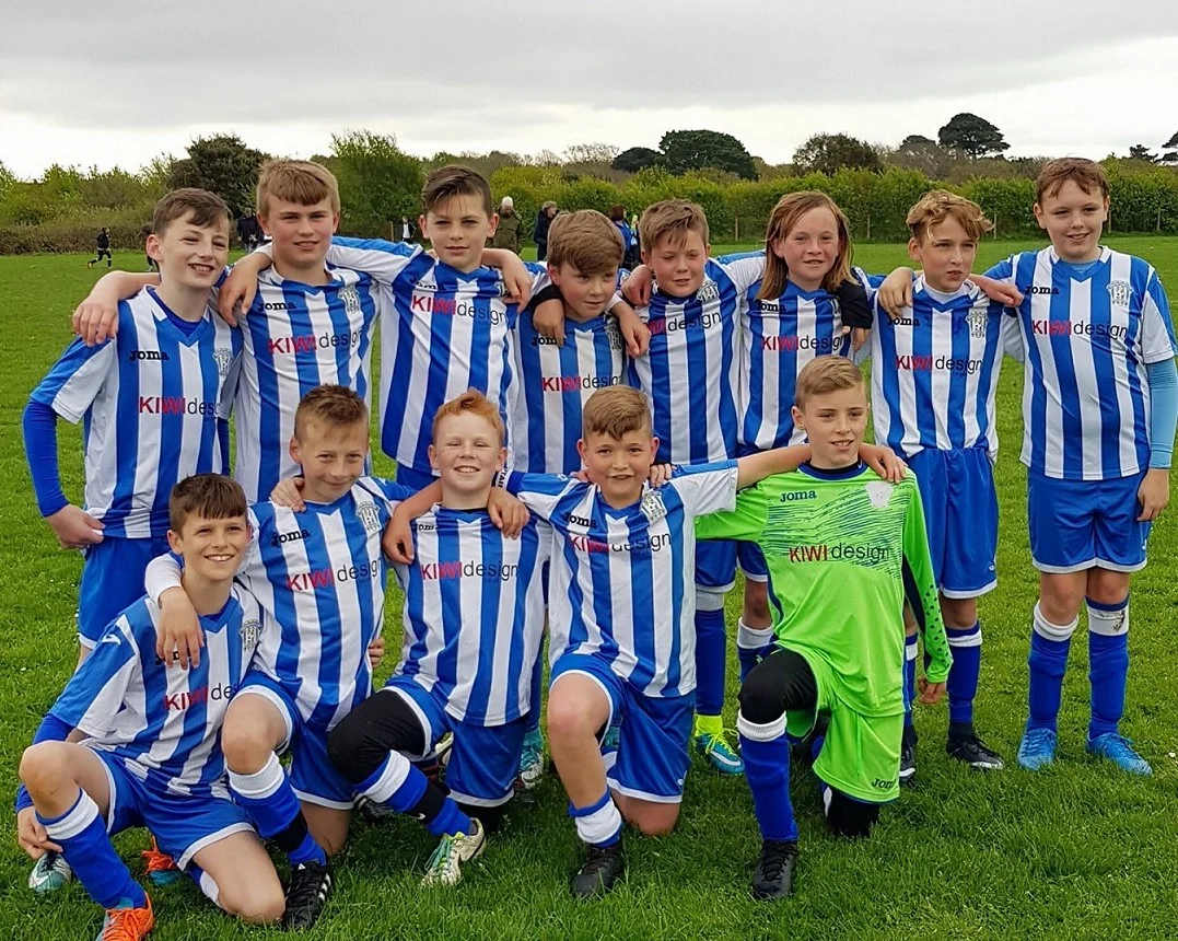 Kiwi design support Crofton Saints Youth U13 Lions Football team
