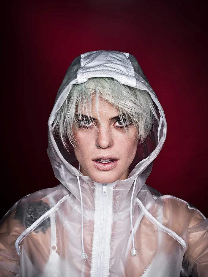Photography, Post Production: Grey Shutter Model: Romane Plomberie