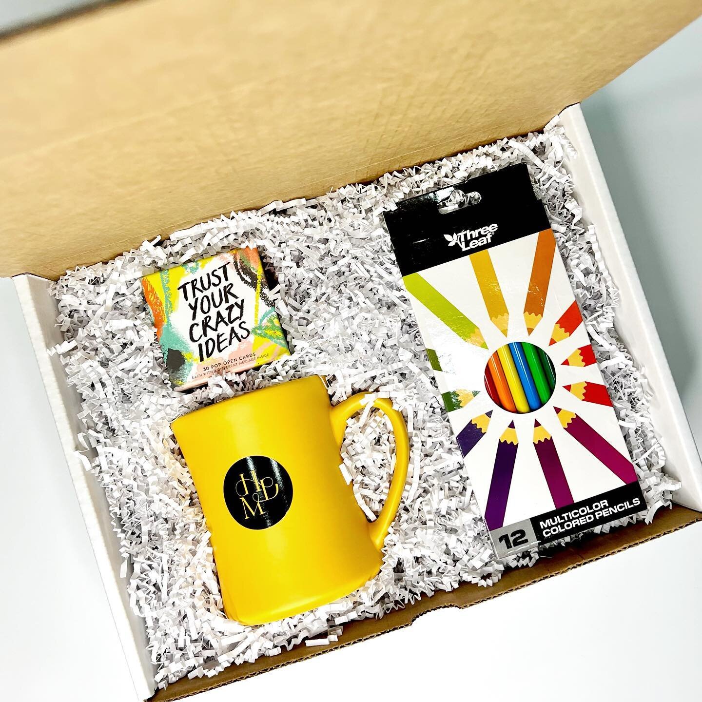 Don&rsquo;t be afraid of COLOR! 🌈&hearts;️🙌🏼

I love this bright, vibrant gift designed for the fabulous @hayleydenkermarketing. These gifts were designed to inspire imagination and innovation in the recipient(s).

How do you unleash your inner cr