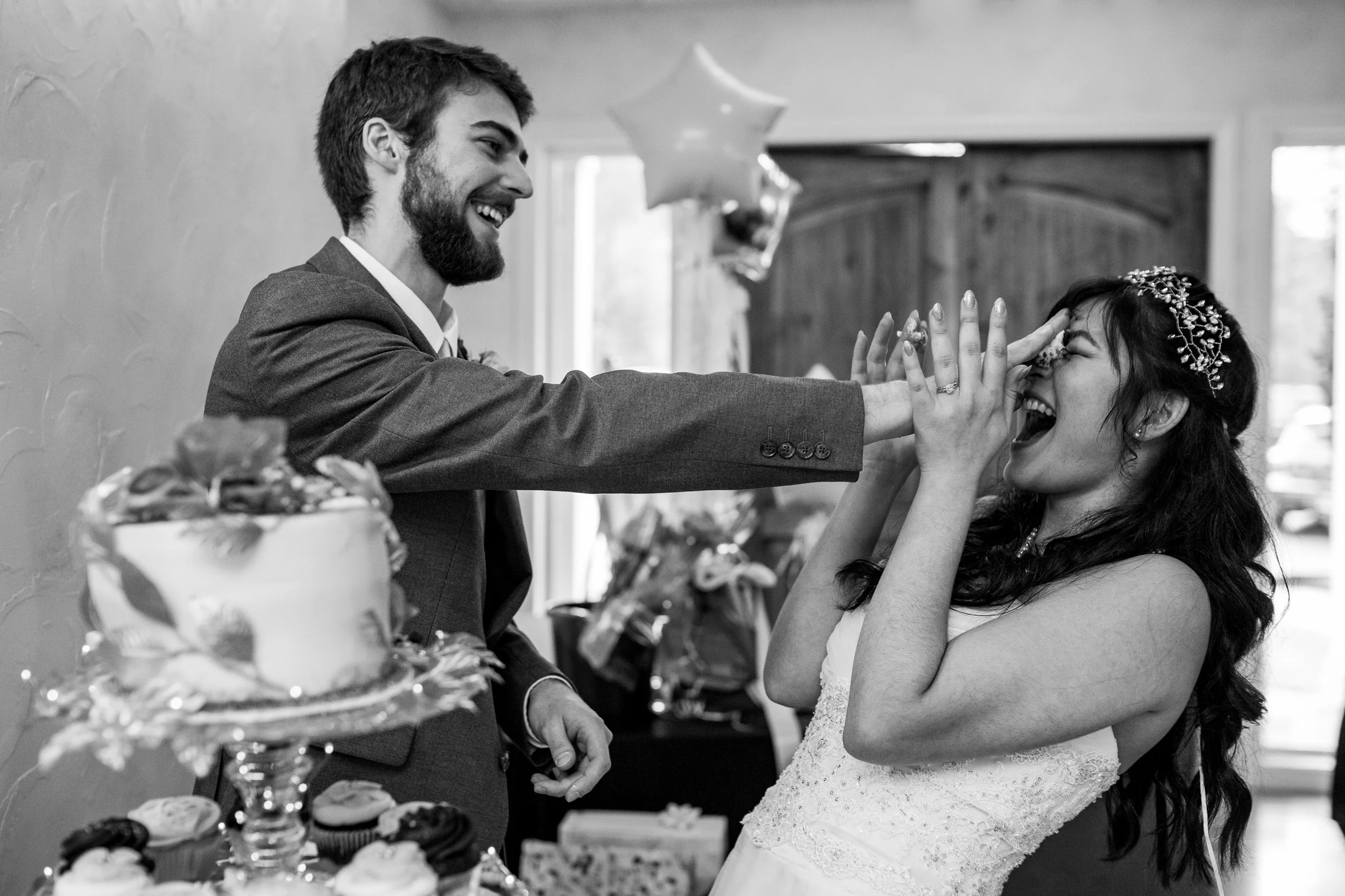 Wedding_Photographer_Portland_Oregon_Cake-1.jpg