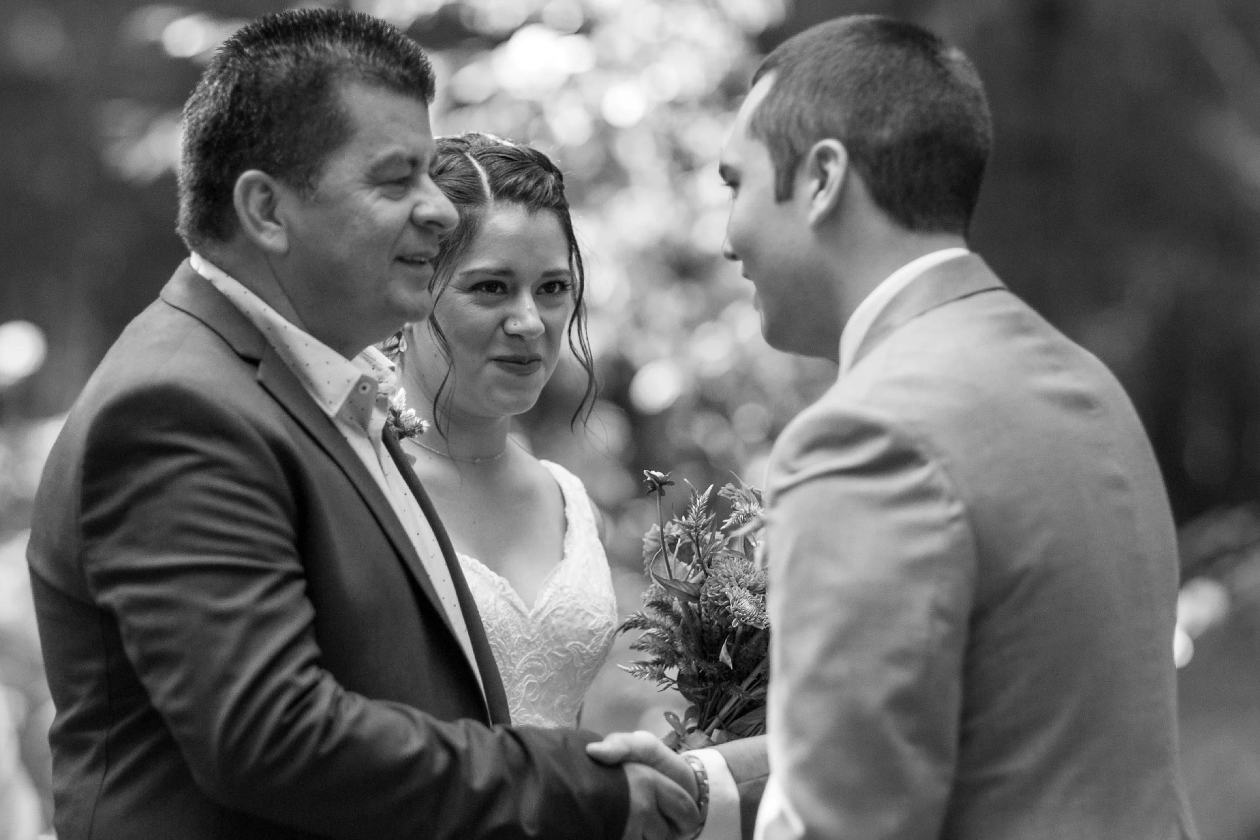 Candid Wedding Photographer Salem Oregon