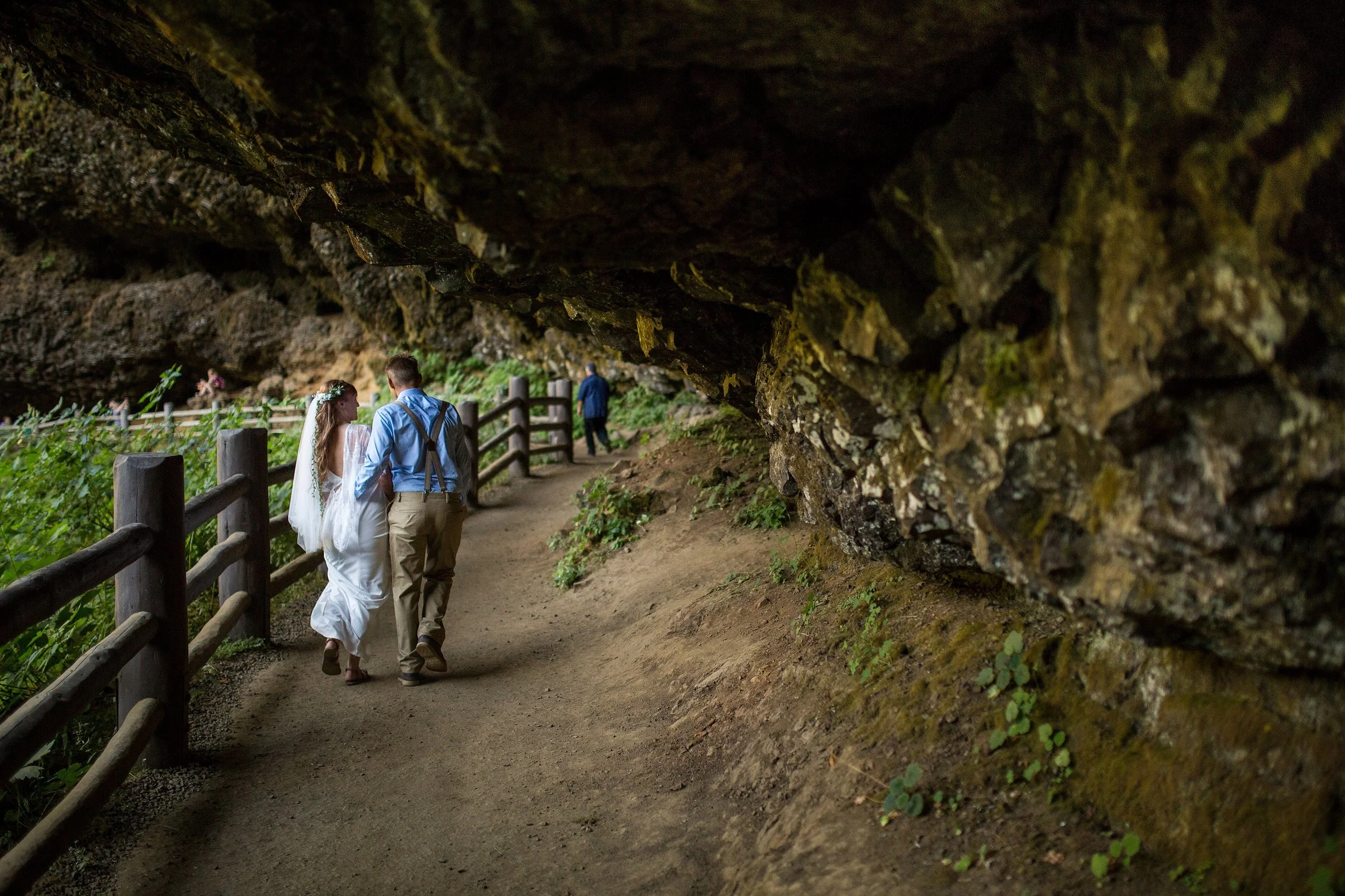 Oregon Elopement Photographer