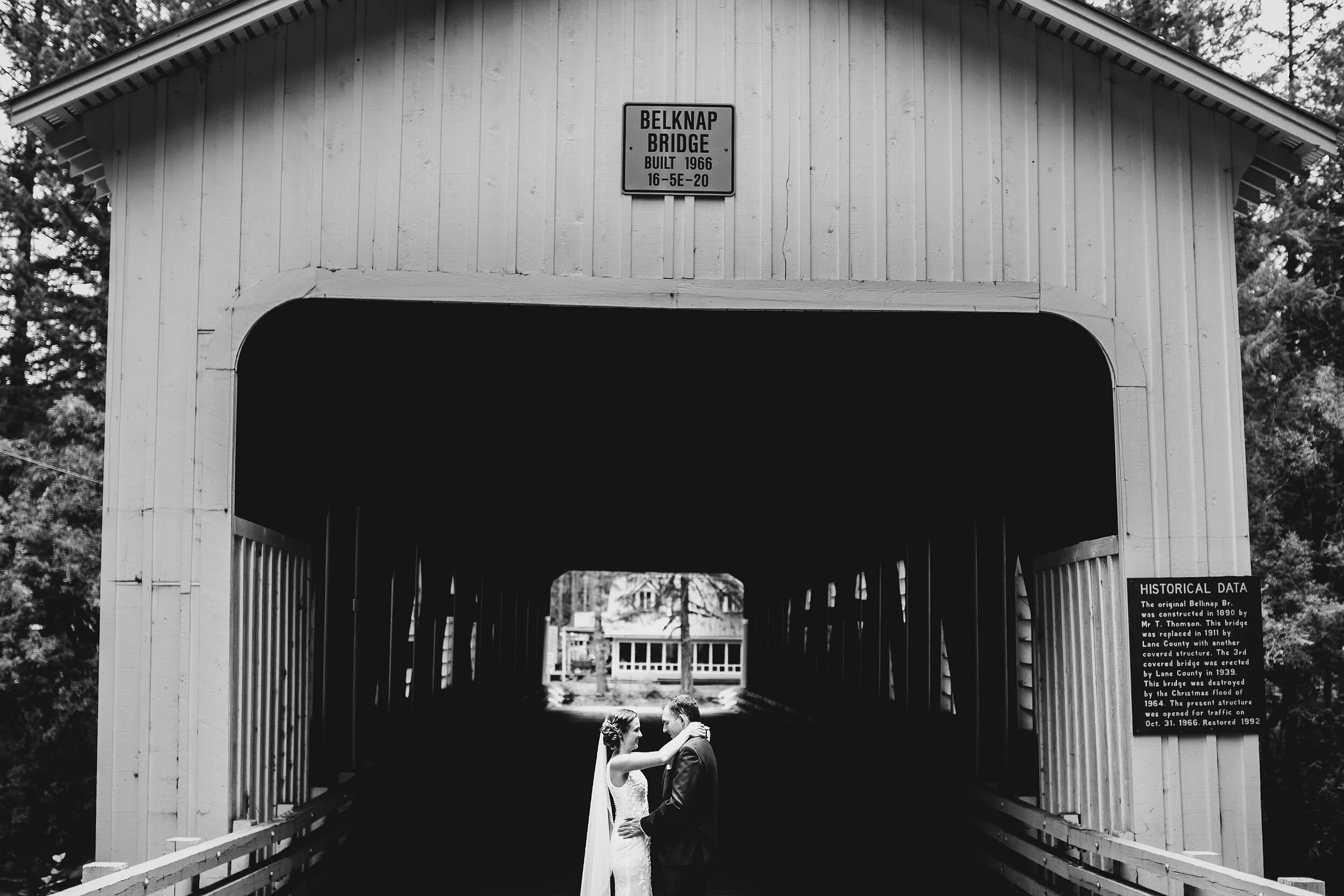 Eugene Oregon Wedding Photographer