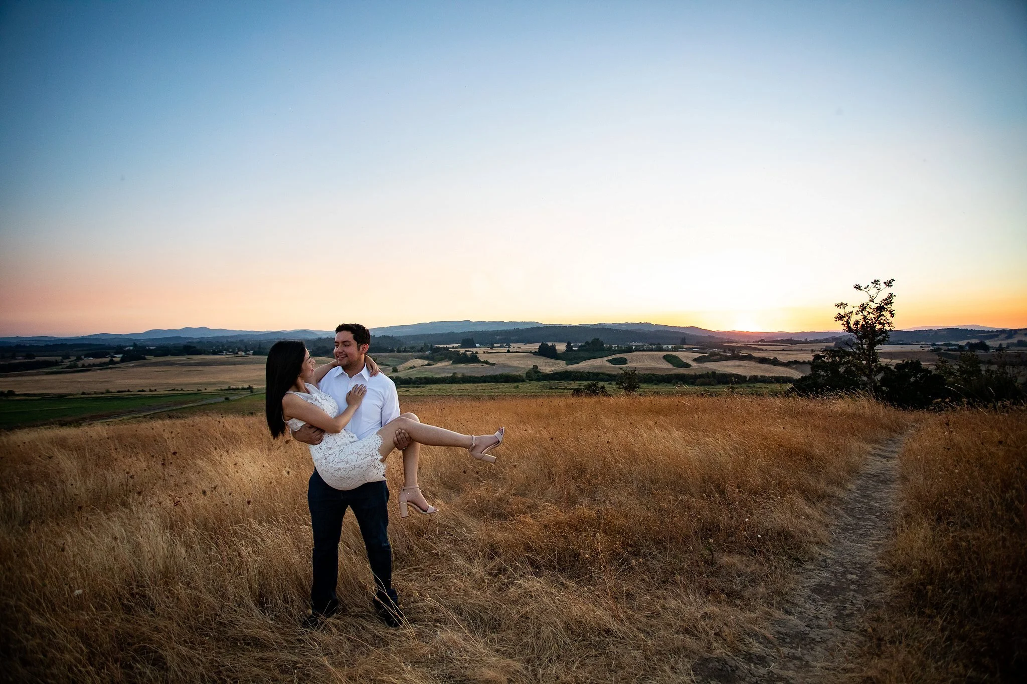 Salem Oregon Engagement Photographer