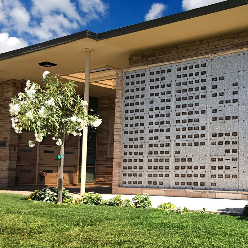 CherokeeMemorial_image_CremSpec_VistaNich.jpg