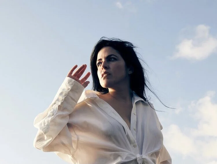 PREMIERE | Jacqueline Loor, "Show Them"