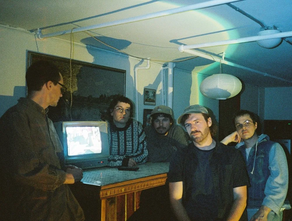 PREMIERE | Discus, "On Tour"