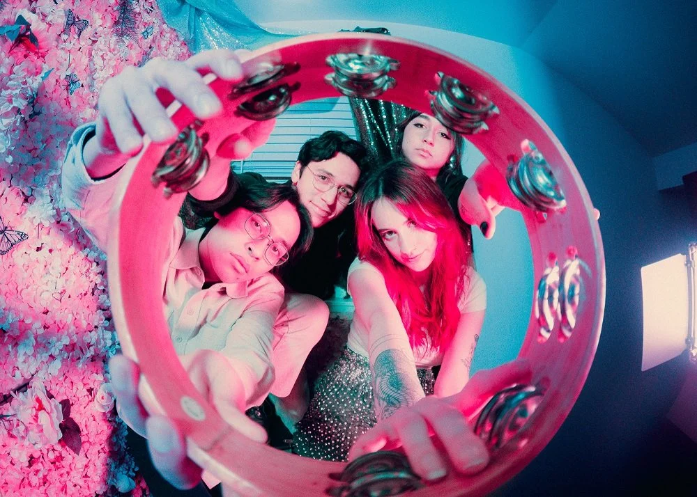 PREMIERE instant crush, "RIGHT WHERE YOU LEFT ME"