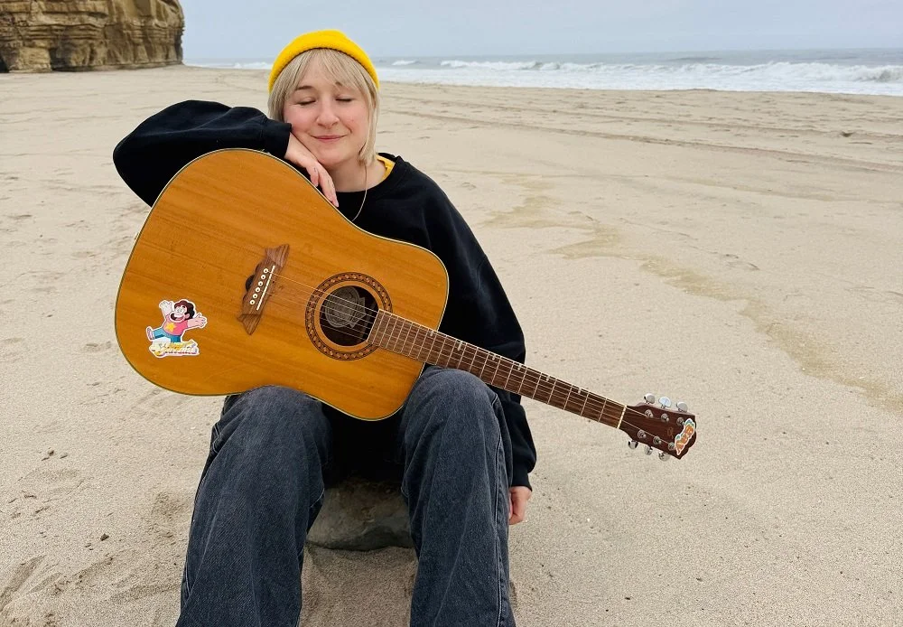PREMIERE Get Lost Cassidy Frost, "The Glue"
