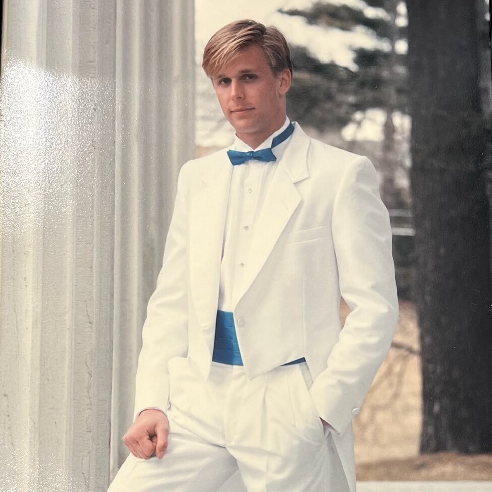 A little fun throwback for Valentine&rsquo;s&hellip; Aren&rsquo;t I lucky that my Valentine&rsquo;s &ldquo;professional modeling career&rdquo; only lasted this one day, so now he&rsquo;s all mine 😂. 

Aren&rsquo;t y&rsquo;all lucky too so that he ca